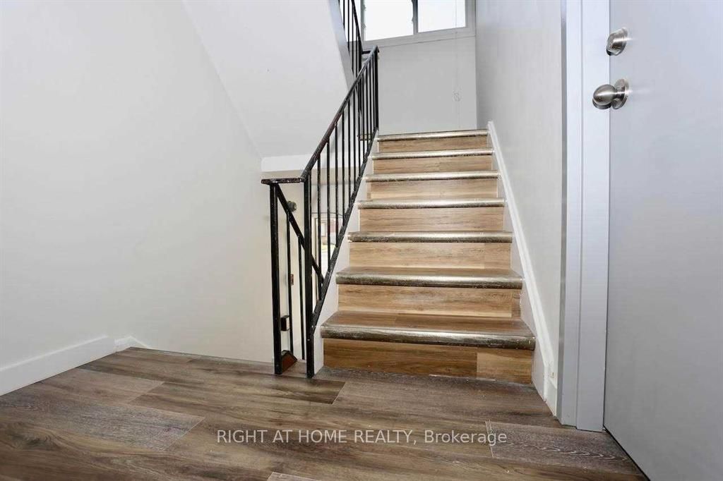 394 Thiel Street Property Photo 16