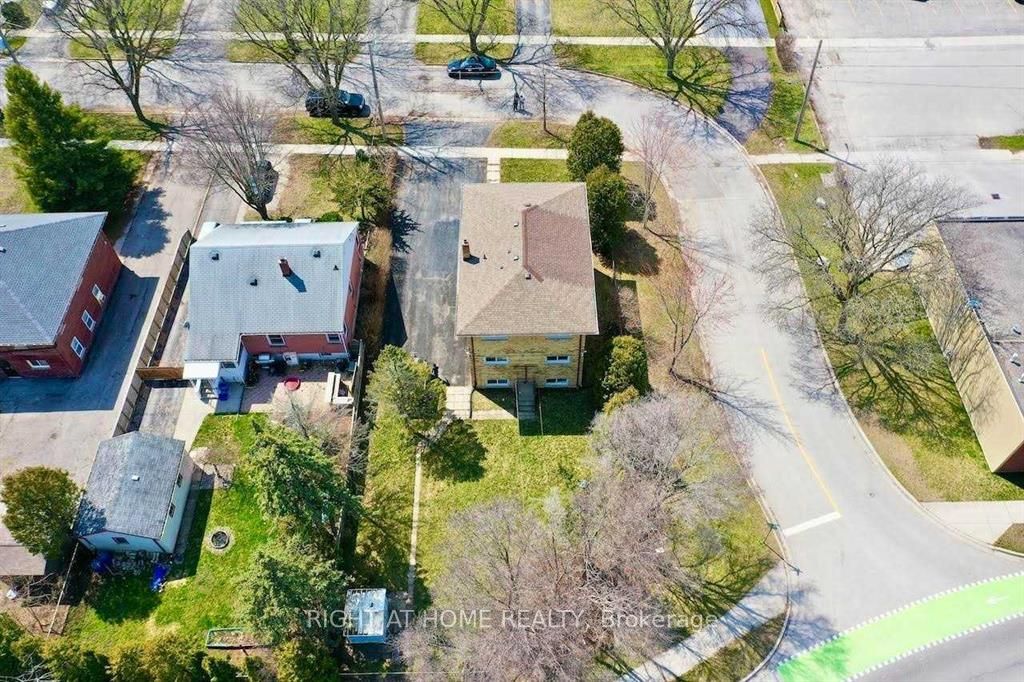 394 Thiel Street Property Photo 17