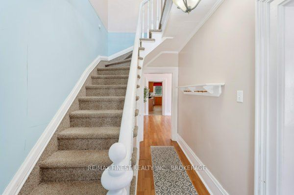 30 King Street Property Photo 5
