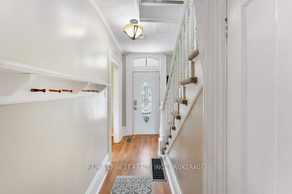 30 King Street Property Photo 6