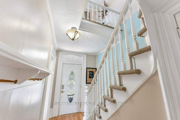 30 King Street Property Photo 7