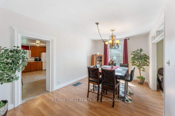 30 King Street Property Photo 8