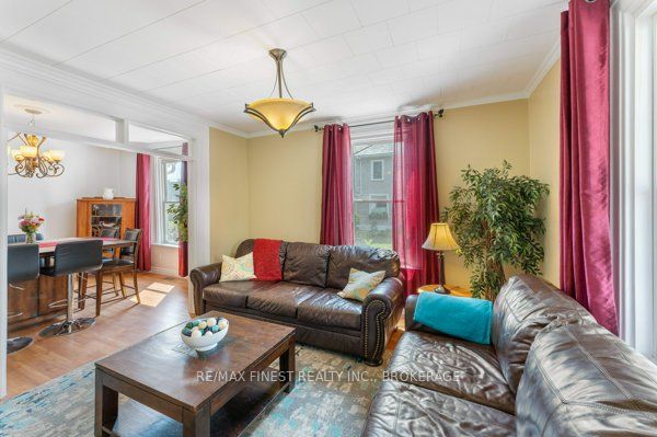 30 King Street Property Photo 11