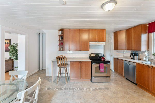 30 King Street Property Photo 15