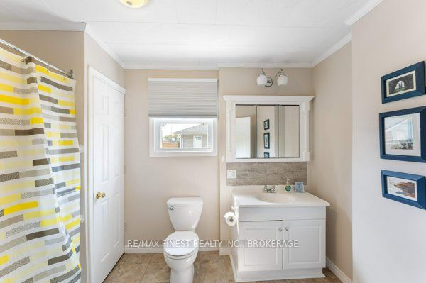 30 King Street Property Photo 18
