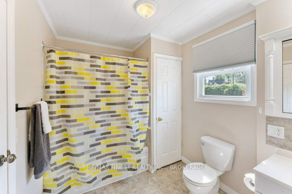 30 King Street Property Photo 19