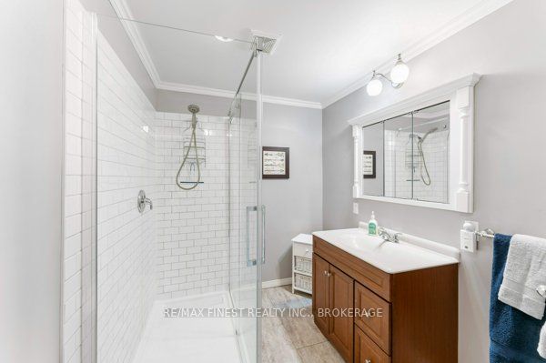 30 King Street Property Photo 21