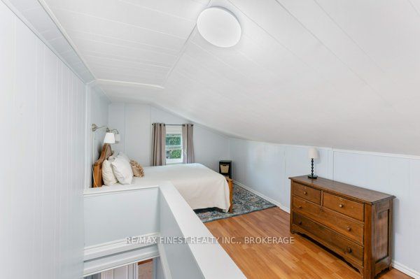 30 King Street Property Photo 28