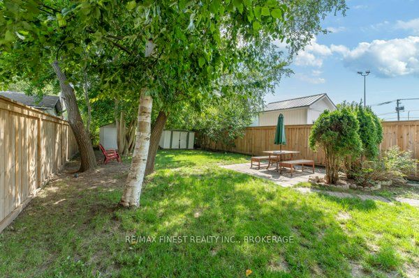 30 King Street Property Photo 33