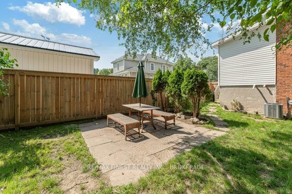 30 King Street Property Photo 34