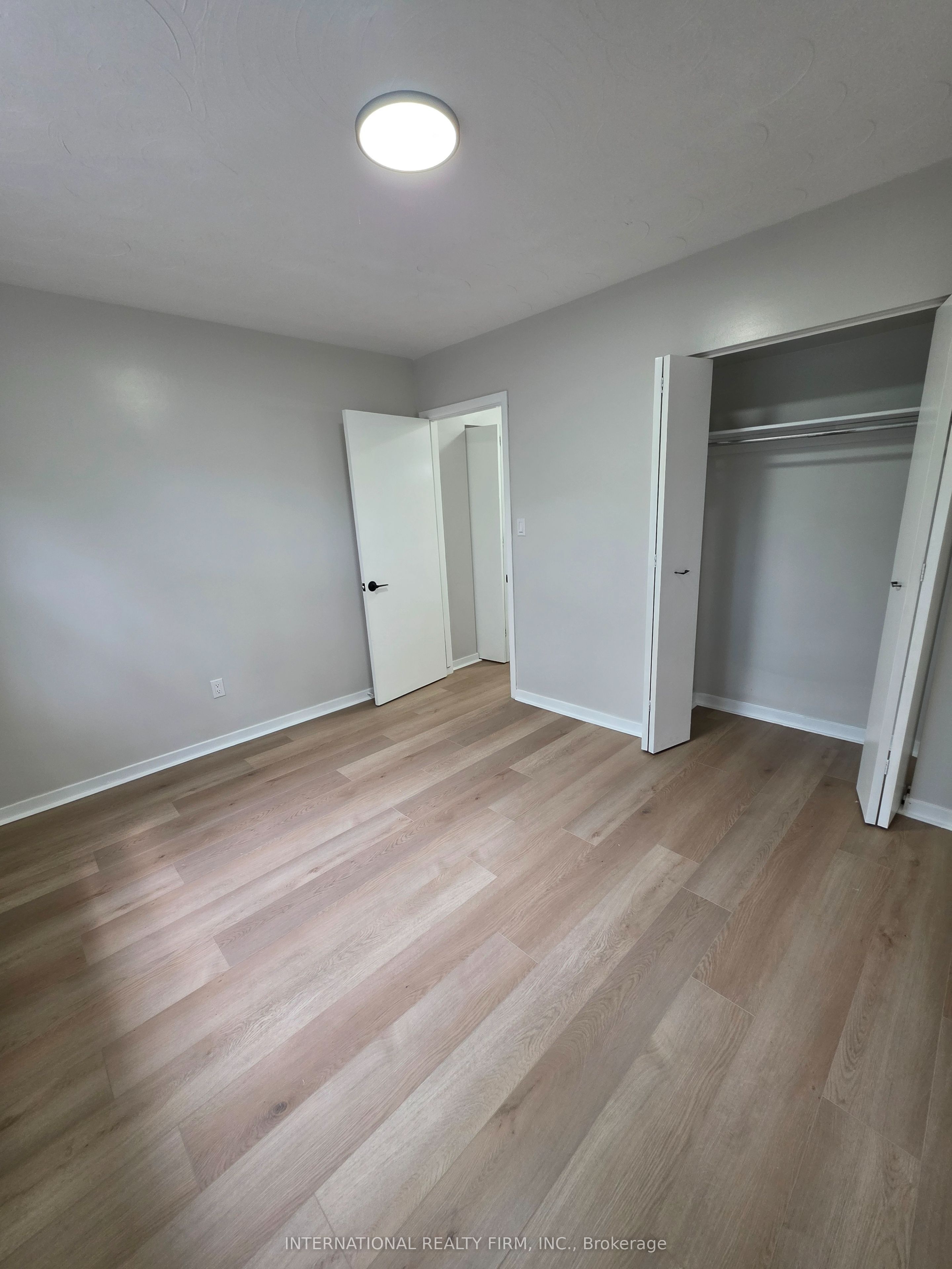103 Emerald Street S 401 Property Photo 4