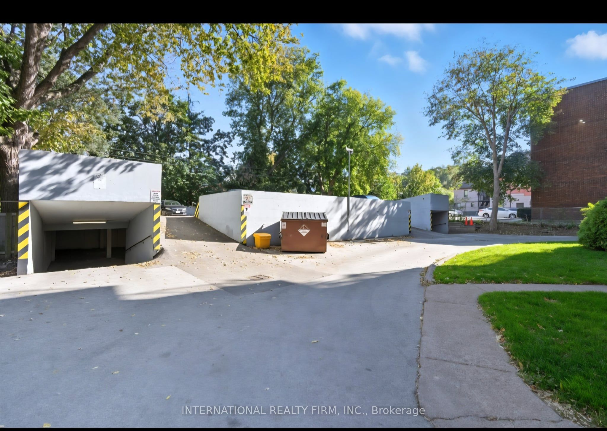 103 Emerald Street S 401 Property Photo 6