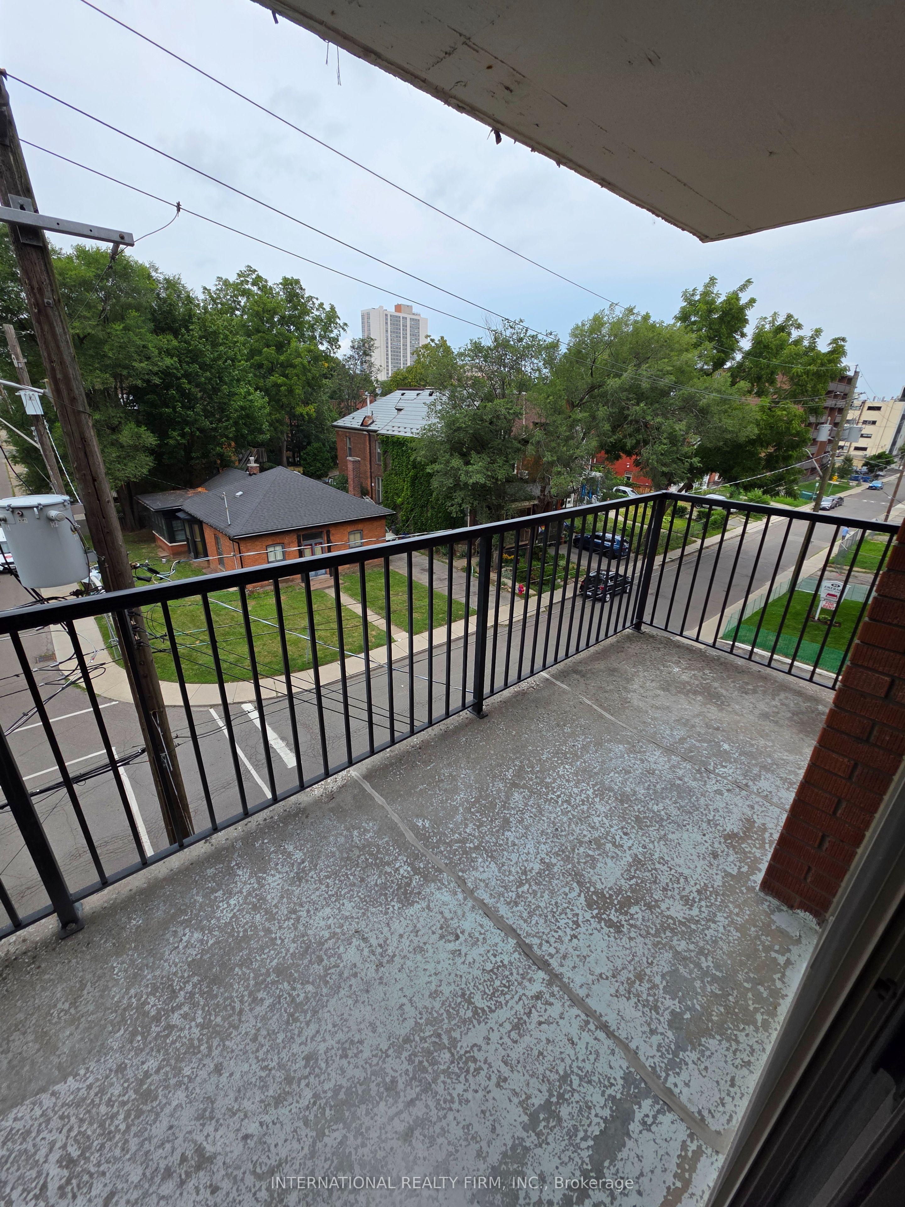 103 Emerald Street S 401 Property Photo 7