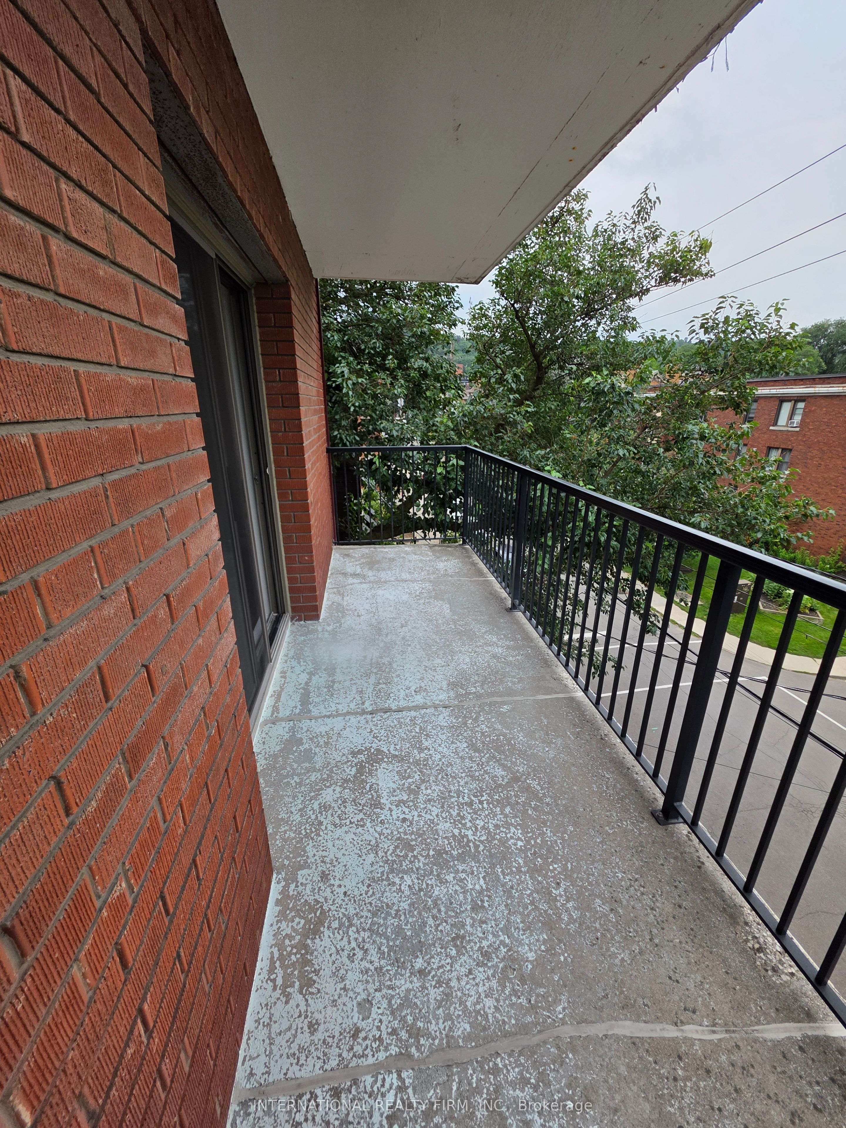 103 Emerald Street S 401 Property Photo 8