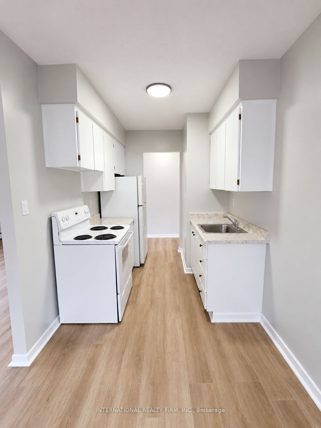 103 Emerald Street S 401 Property Photo 10