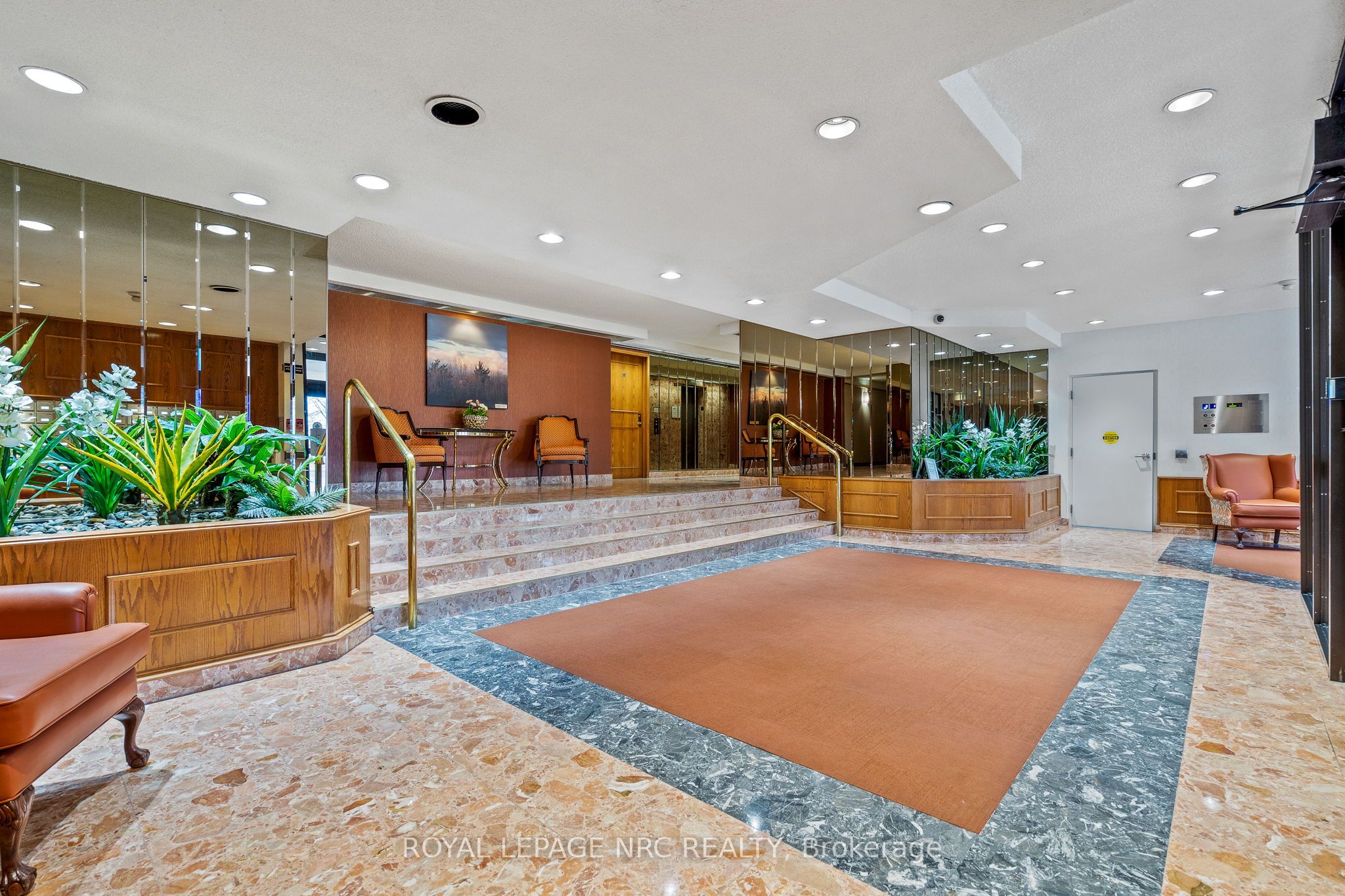 3 Towering Heights Boulevard Ph6 Property Photo 5