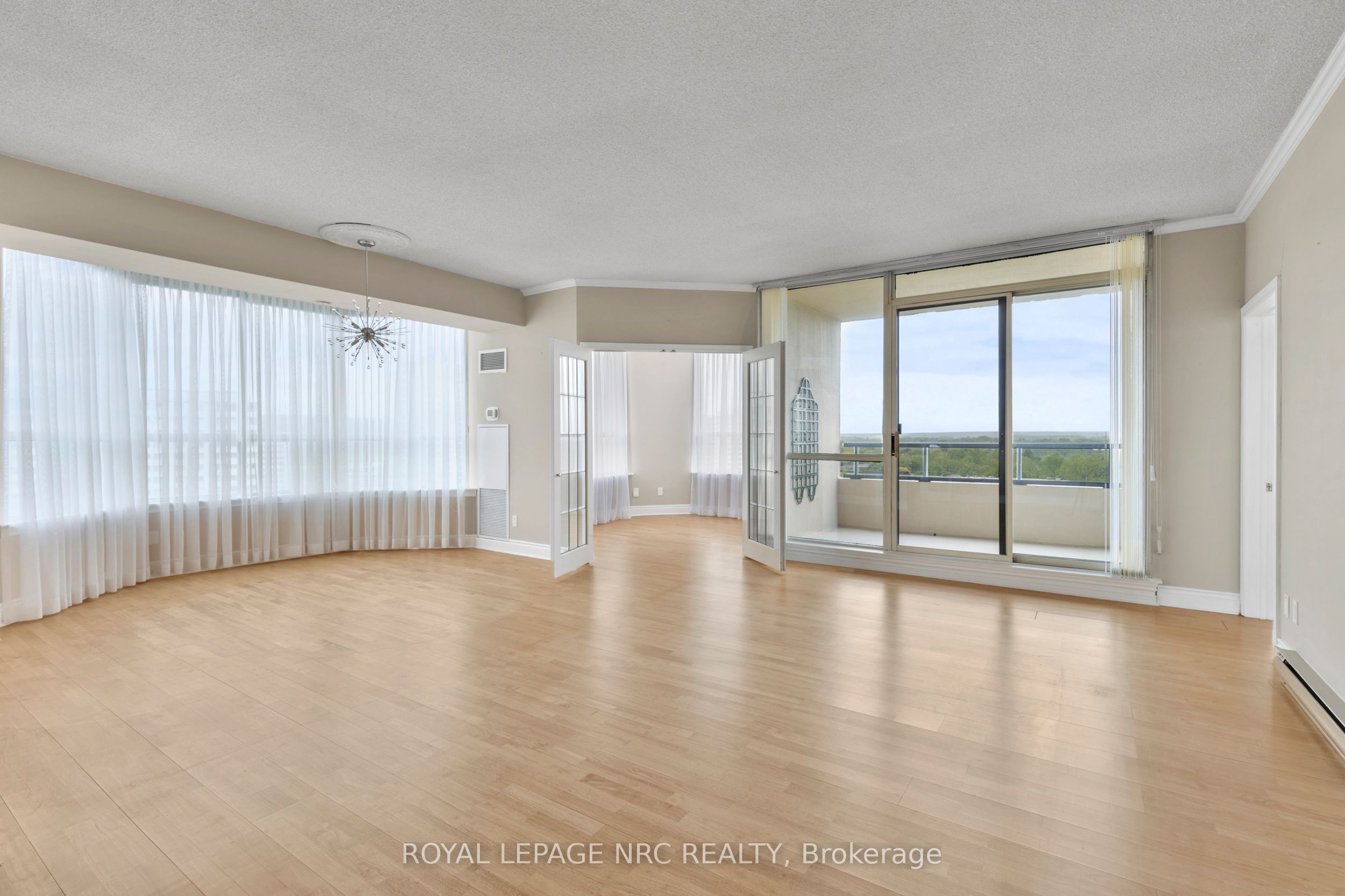 3 Towering Heights Boulevard Ph6 Property Photo 11