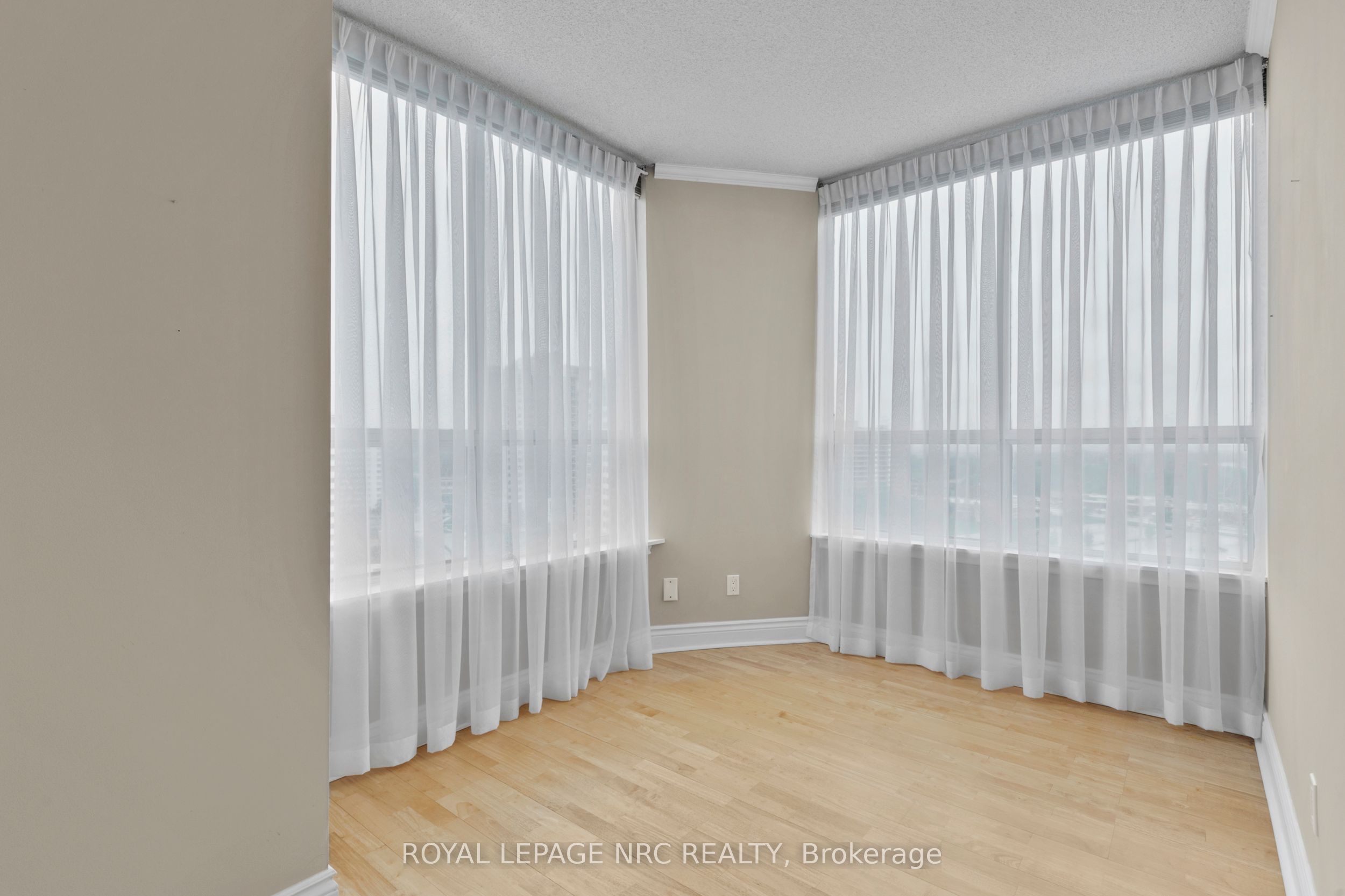 3 Towering Heights Boulevard Ph6 Property Photo 19