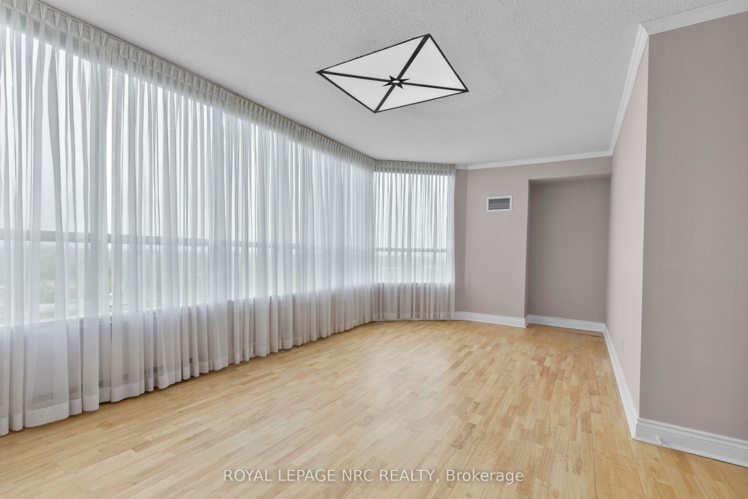 3 Towering Heights Boulevard Ph6 Property Photo 34