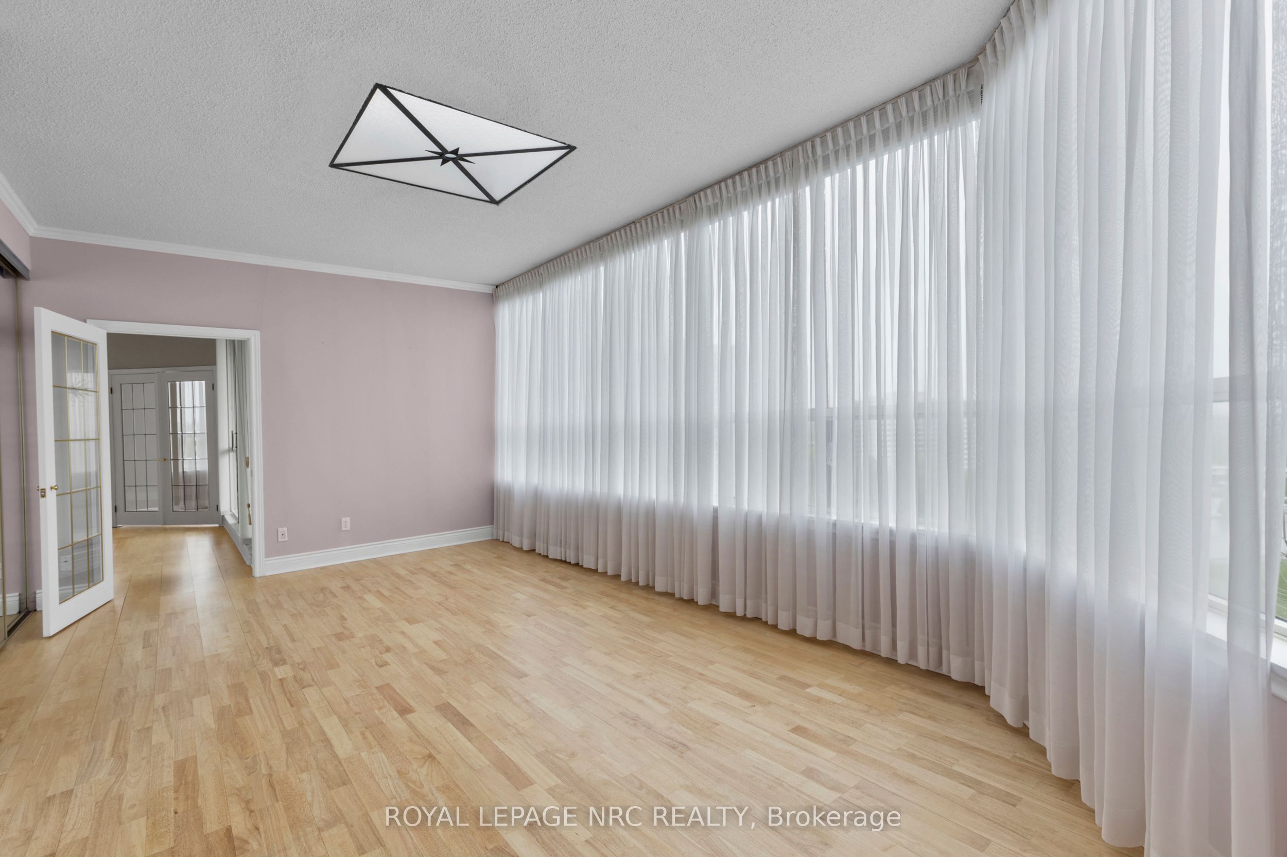 3 Towering Heights Boulevard Ph6 Property Photo 35