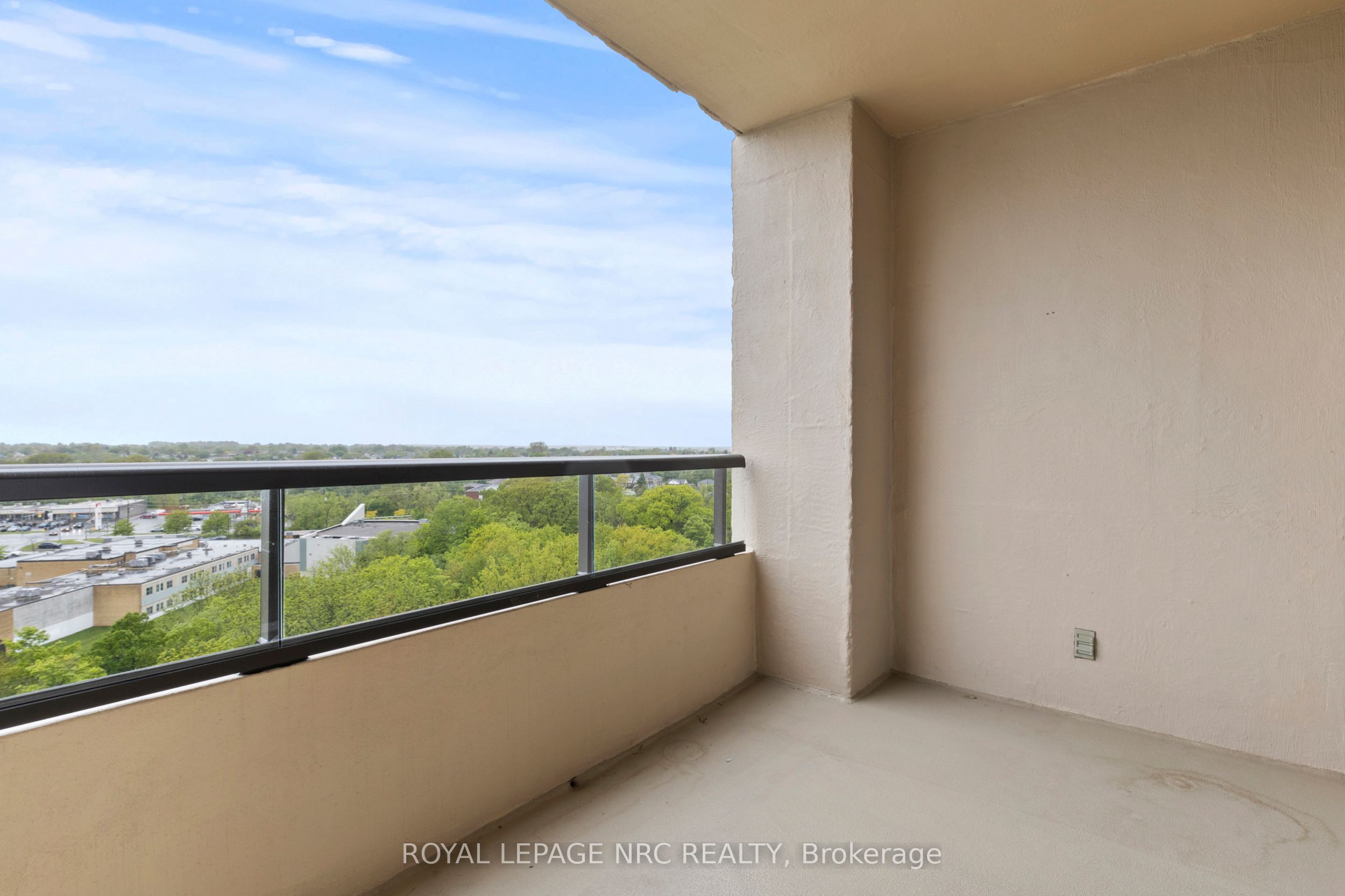 3 Towering Heights Boulevard Ph6 Property Photo 40