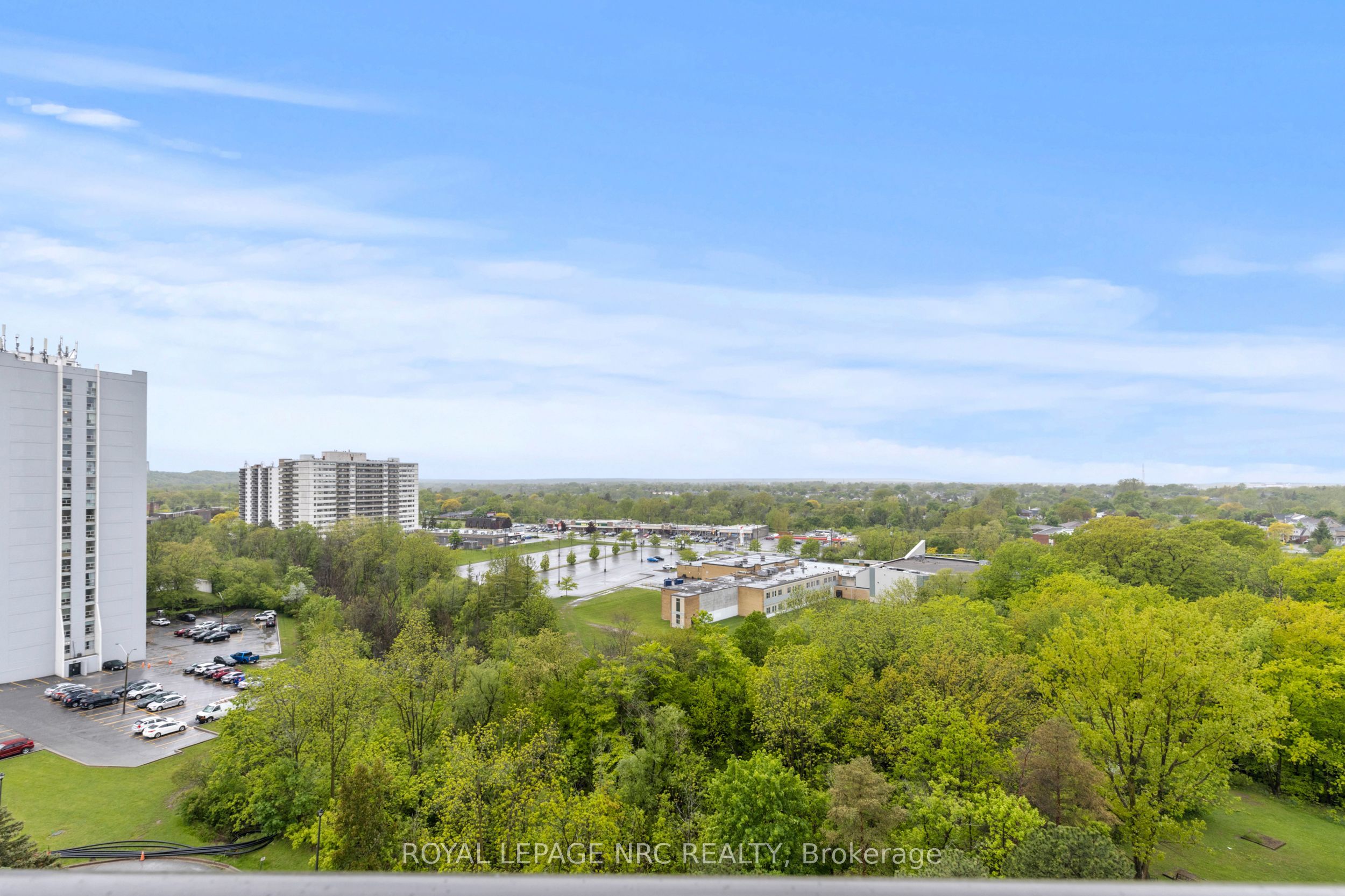 3 Towering Heights Boulevard Ph6 Property Photo 41