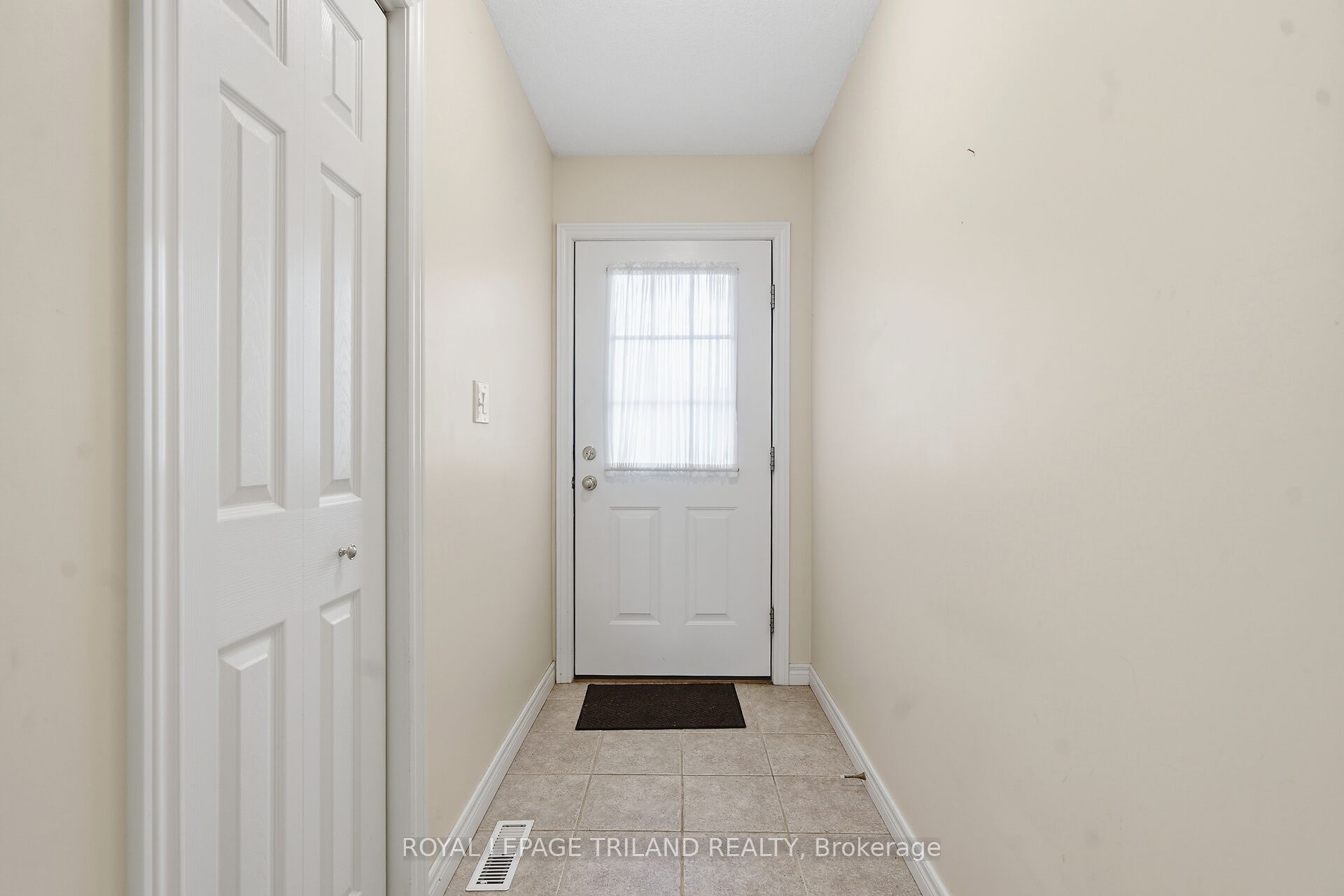 20 Windemere Place 10 Property Photo 5