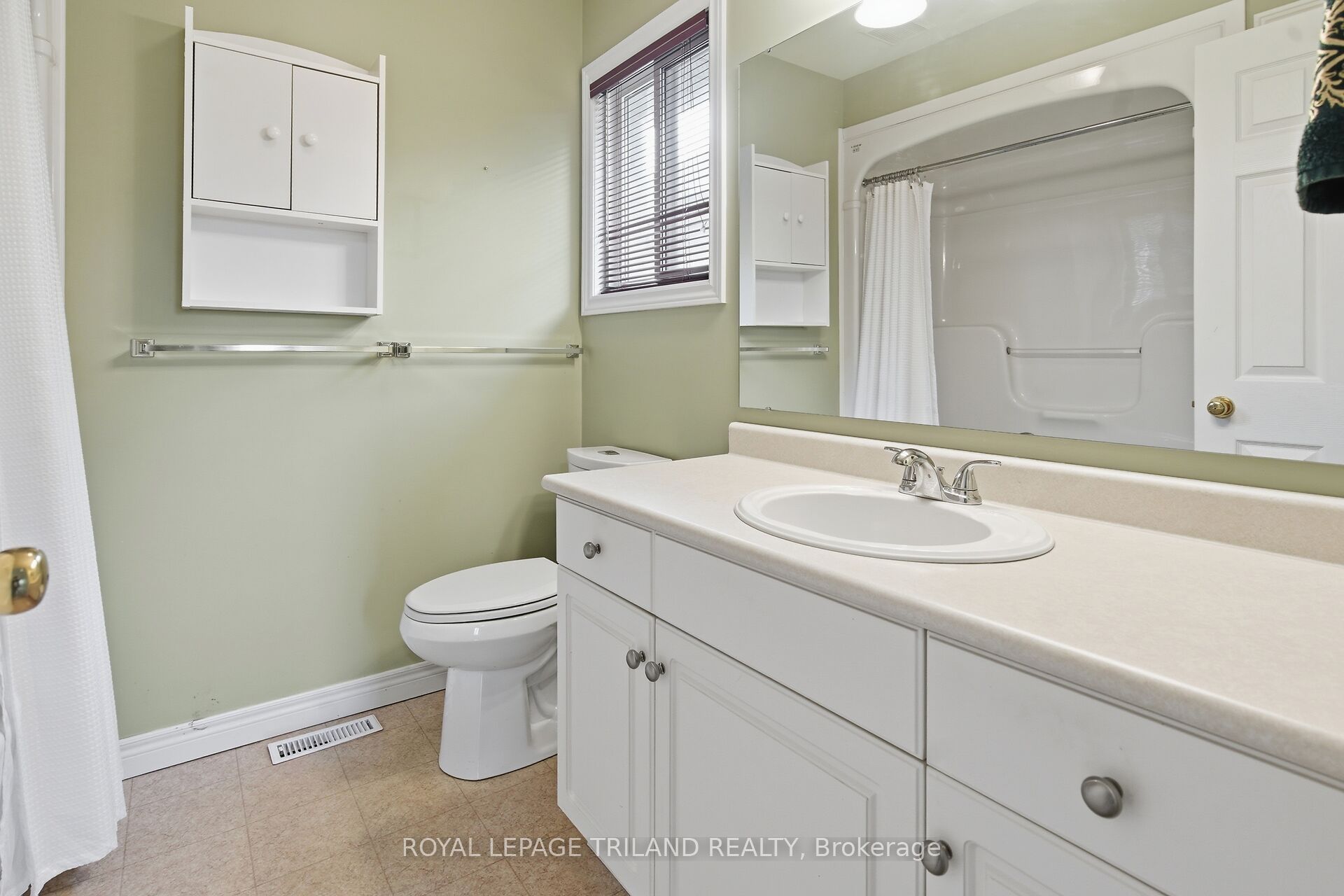 20 Windemere Place 10 Property Photo 16