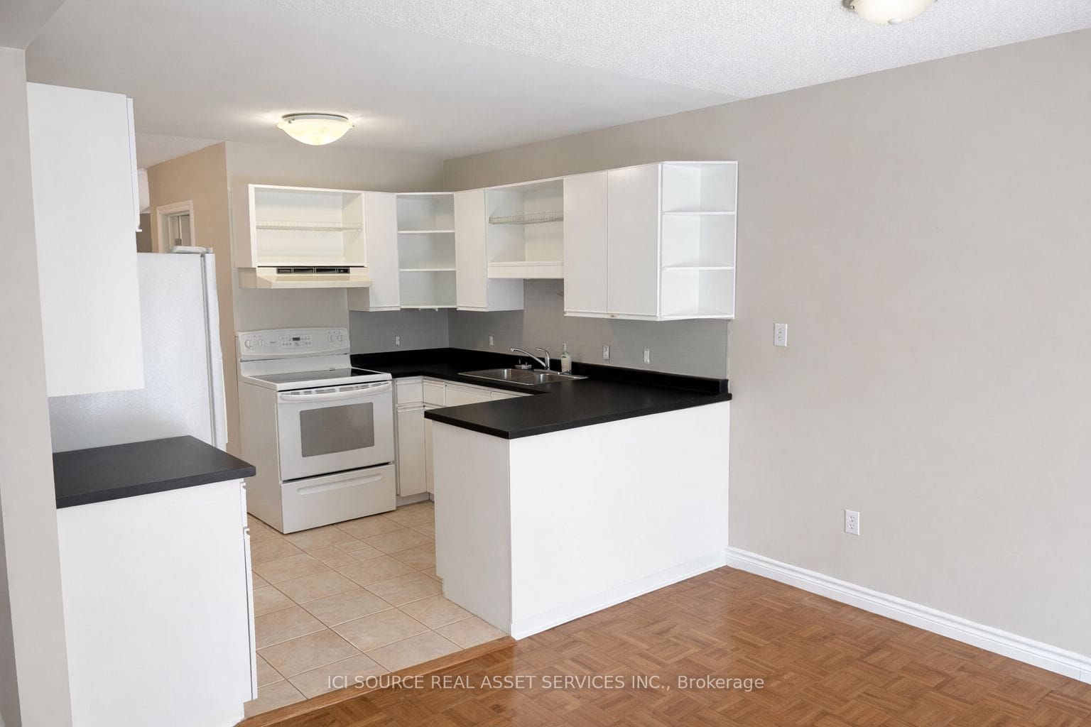 1593 Murphy Road Property Photo 4