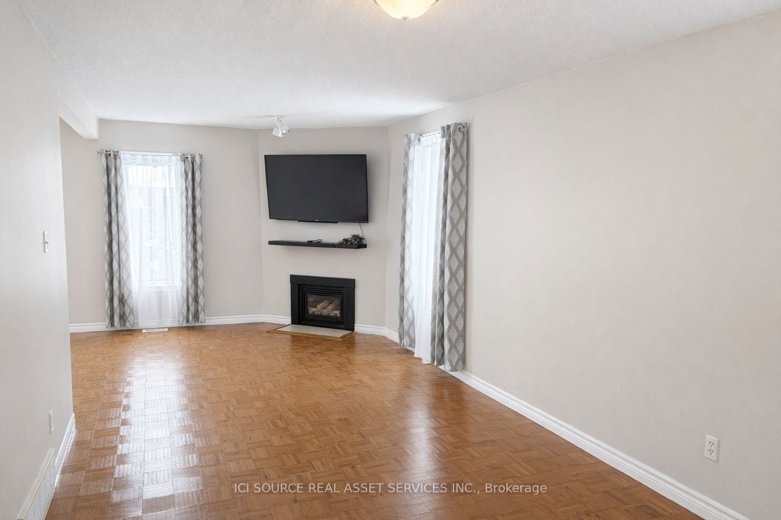 1593 Murphy Road Property Photo 8