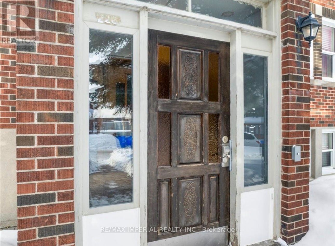 226 Oak Street Property Photo 6