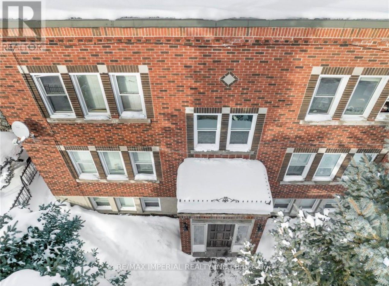 226 Oak Street Property Photo 7