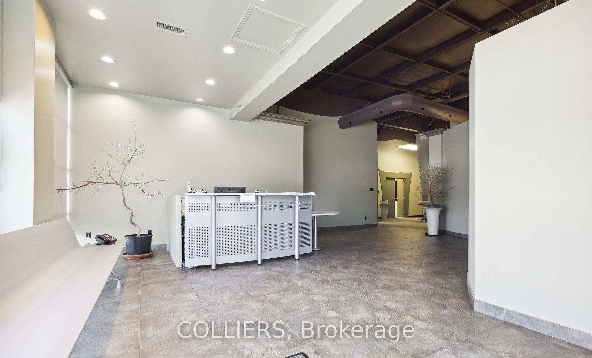 555 Barton Street Property Photo 2