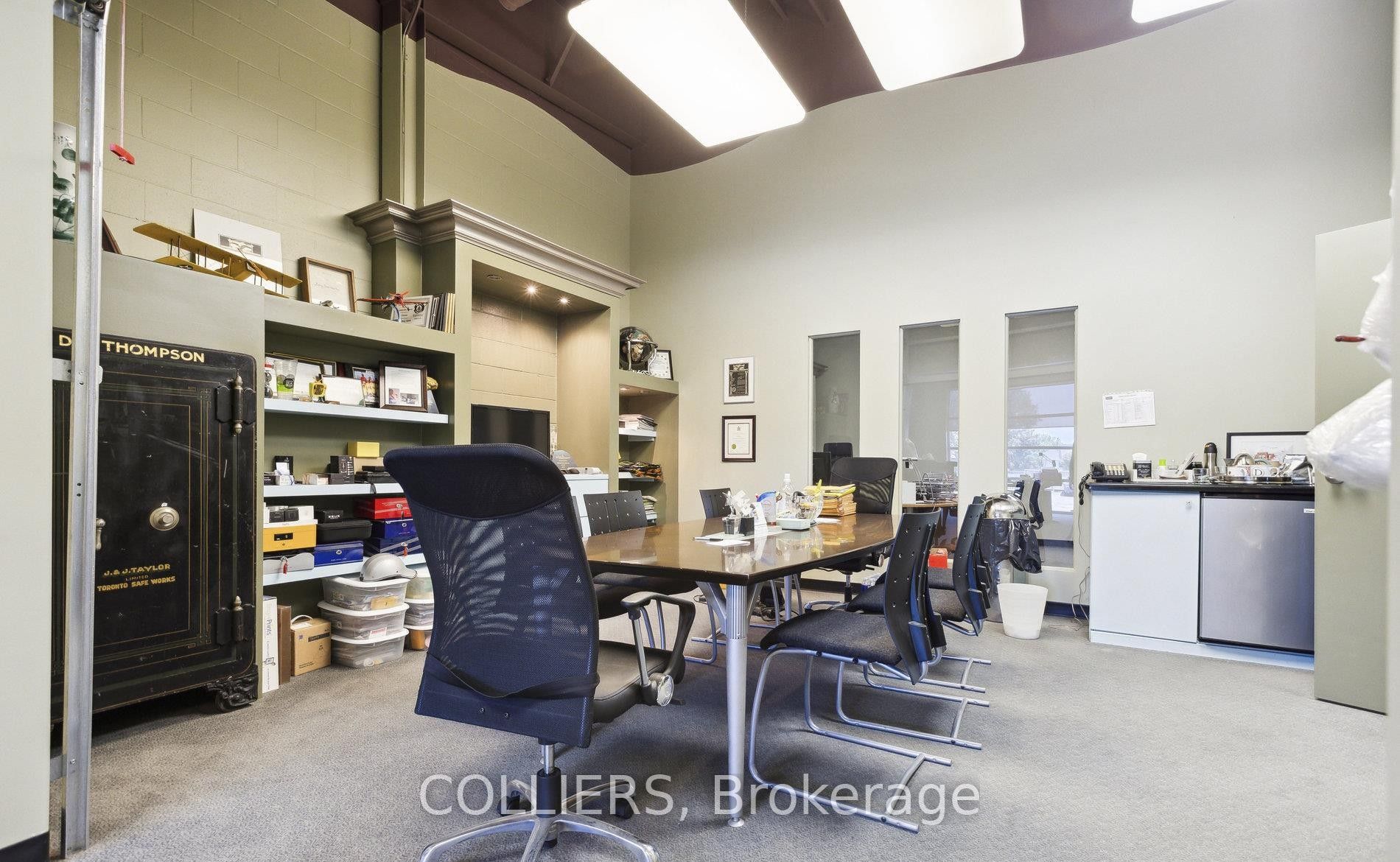 555 Barton Street Property Photo 4