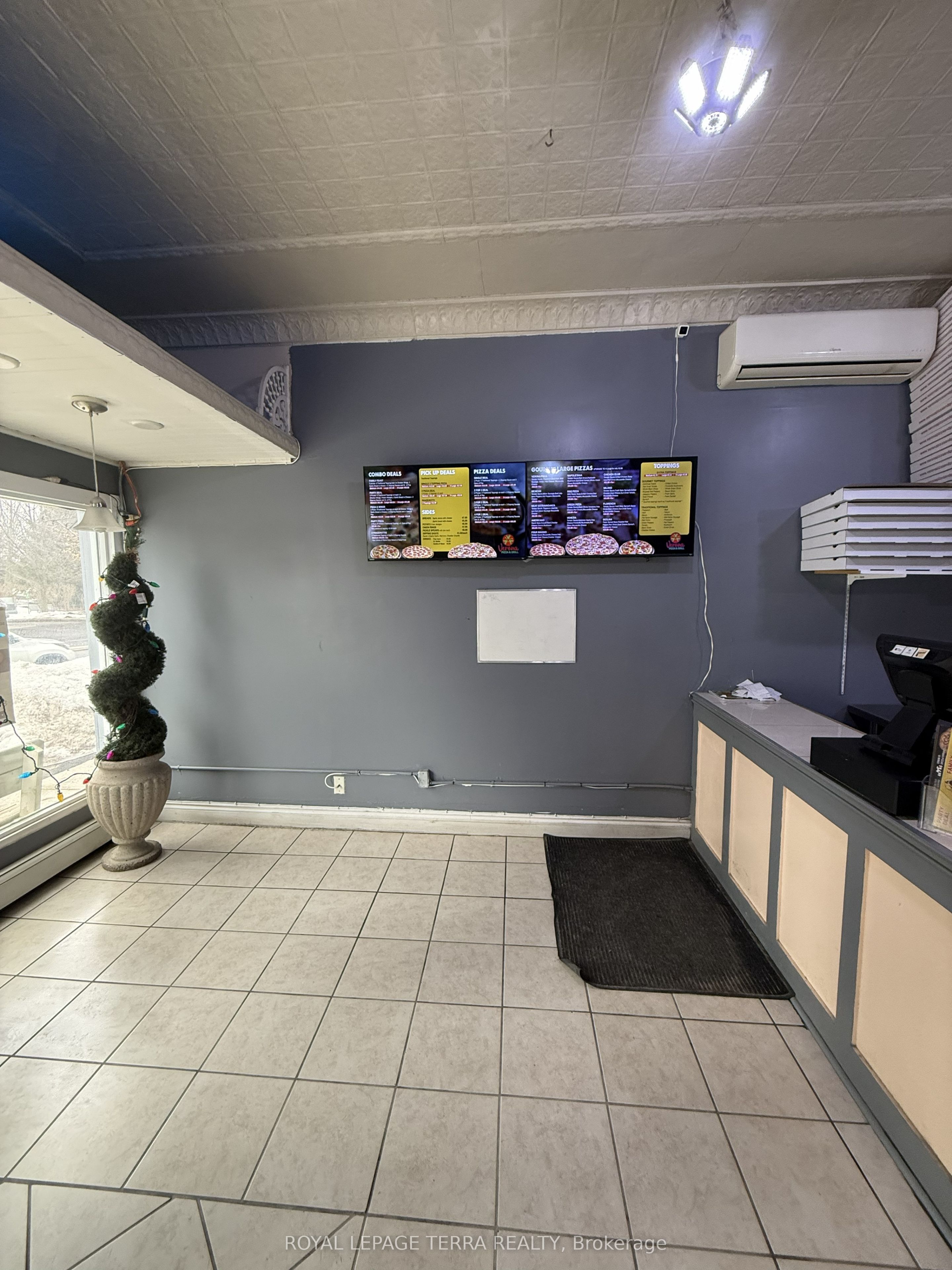55 Snyder's Road W Property Photo 6