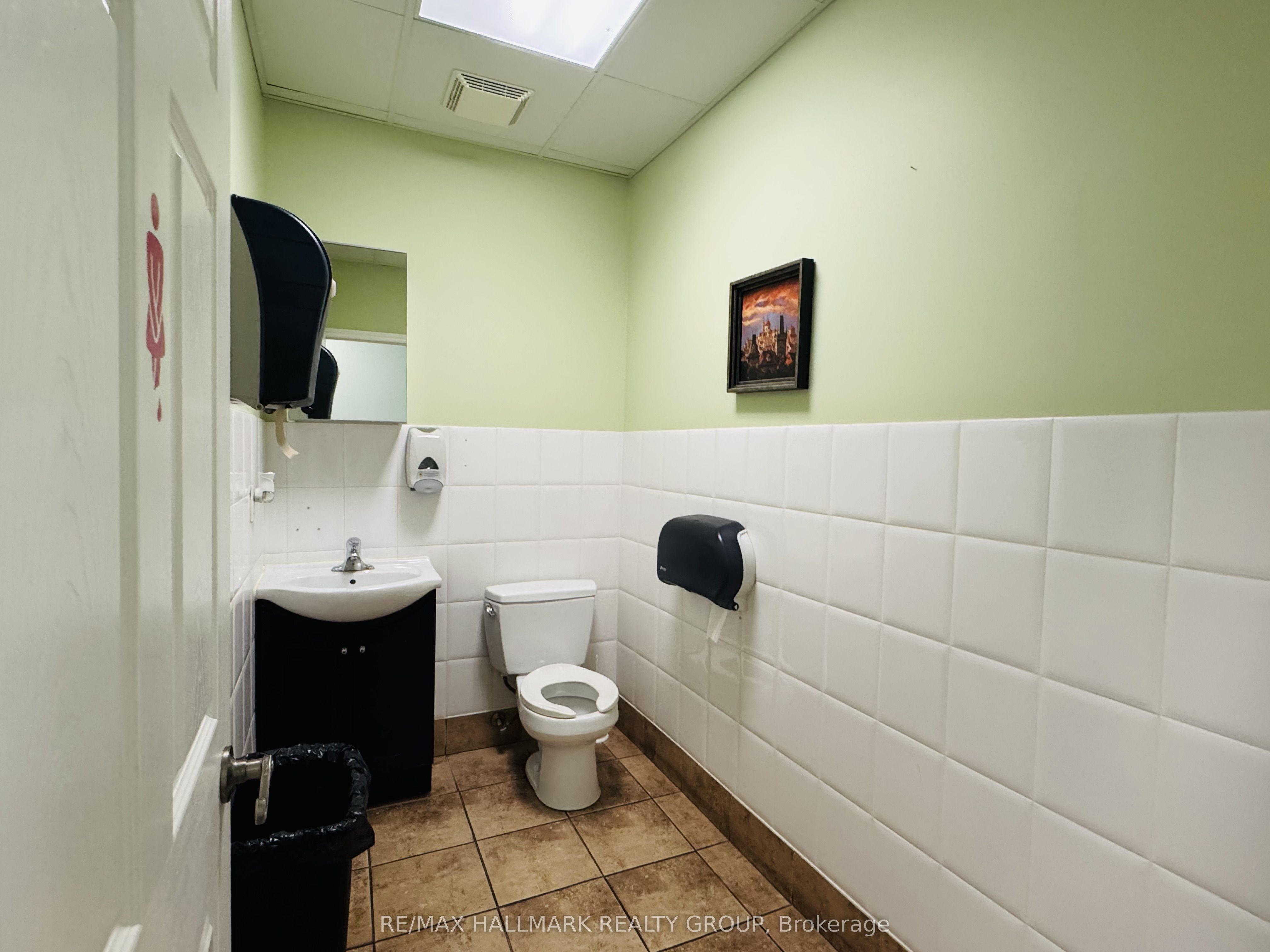 33 Queen St Street Property Photo 13