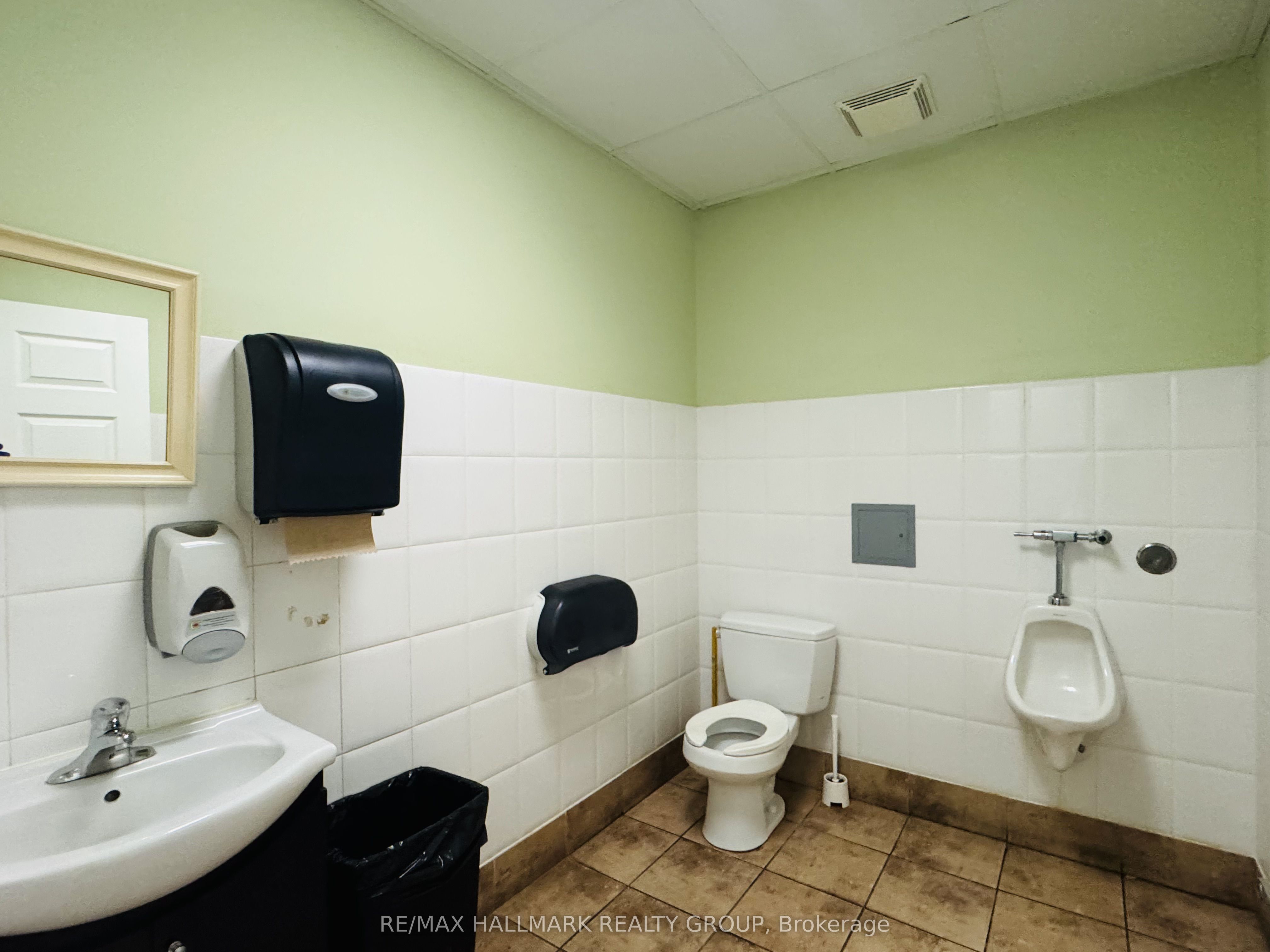 33 Queen St Street Property Photo 14