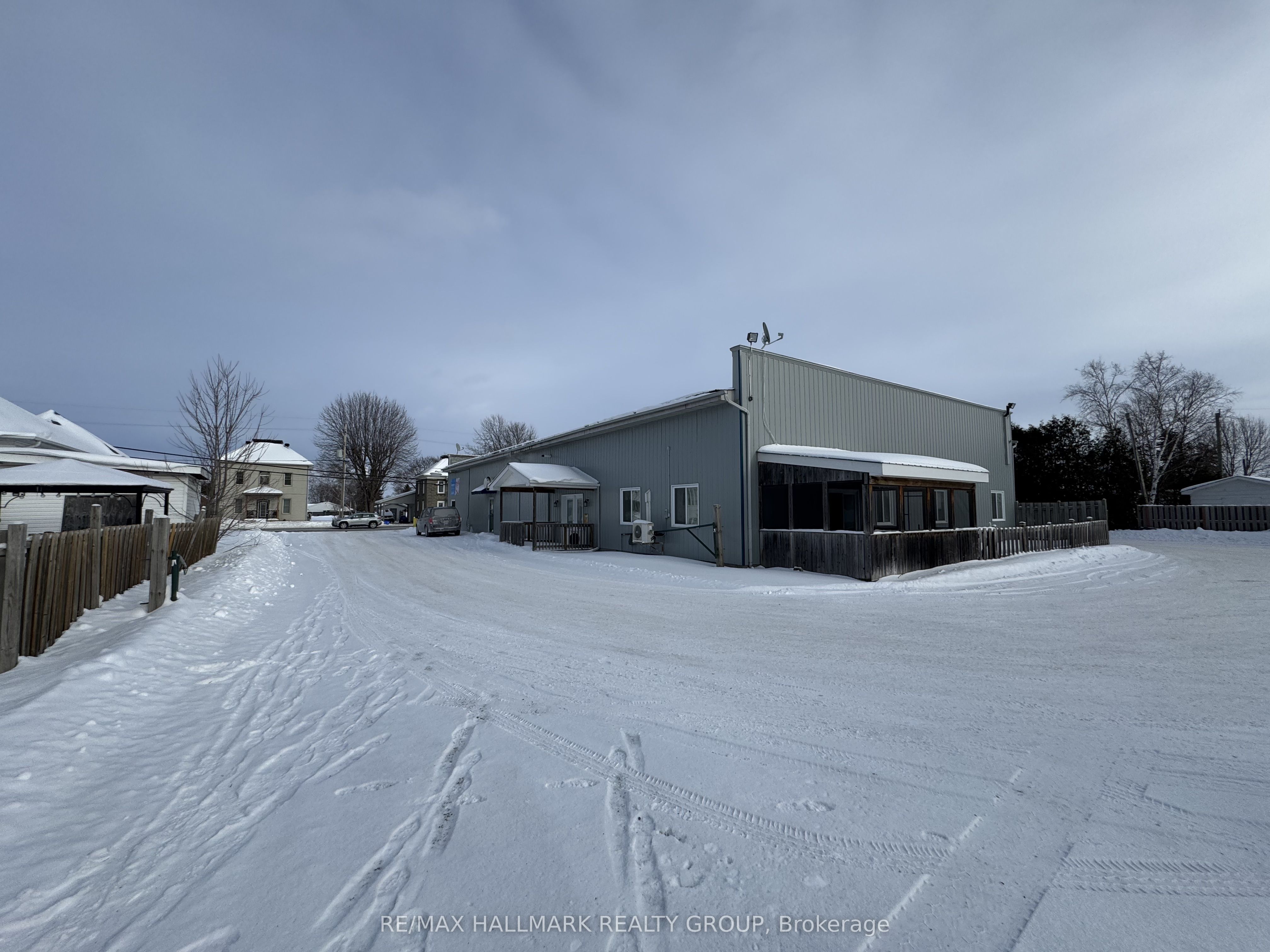33 Queen St Street Property Photo 28