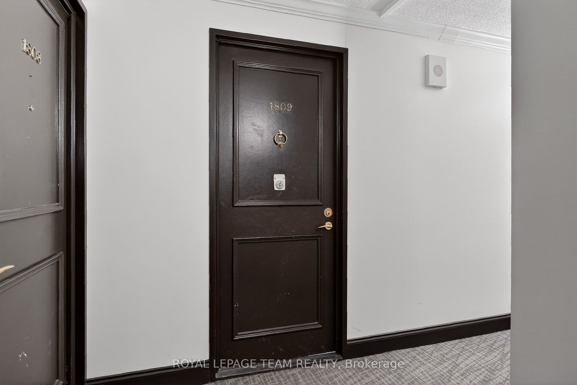 515 St Laurent Boulevard S 1809 Property Photo 6