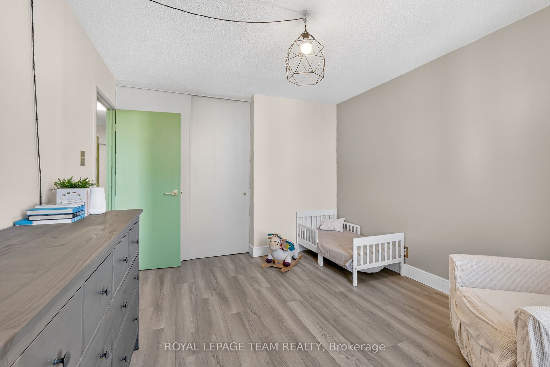 515 St Laurent Boulevard S 1809 Property Photo 27