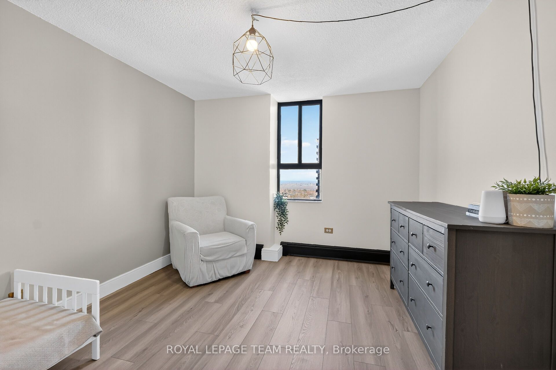 515 St Laurent Boulevard S 1809 Property Photo 28