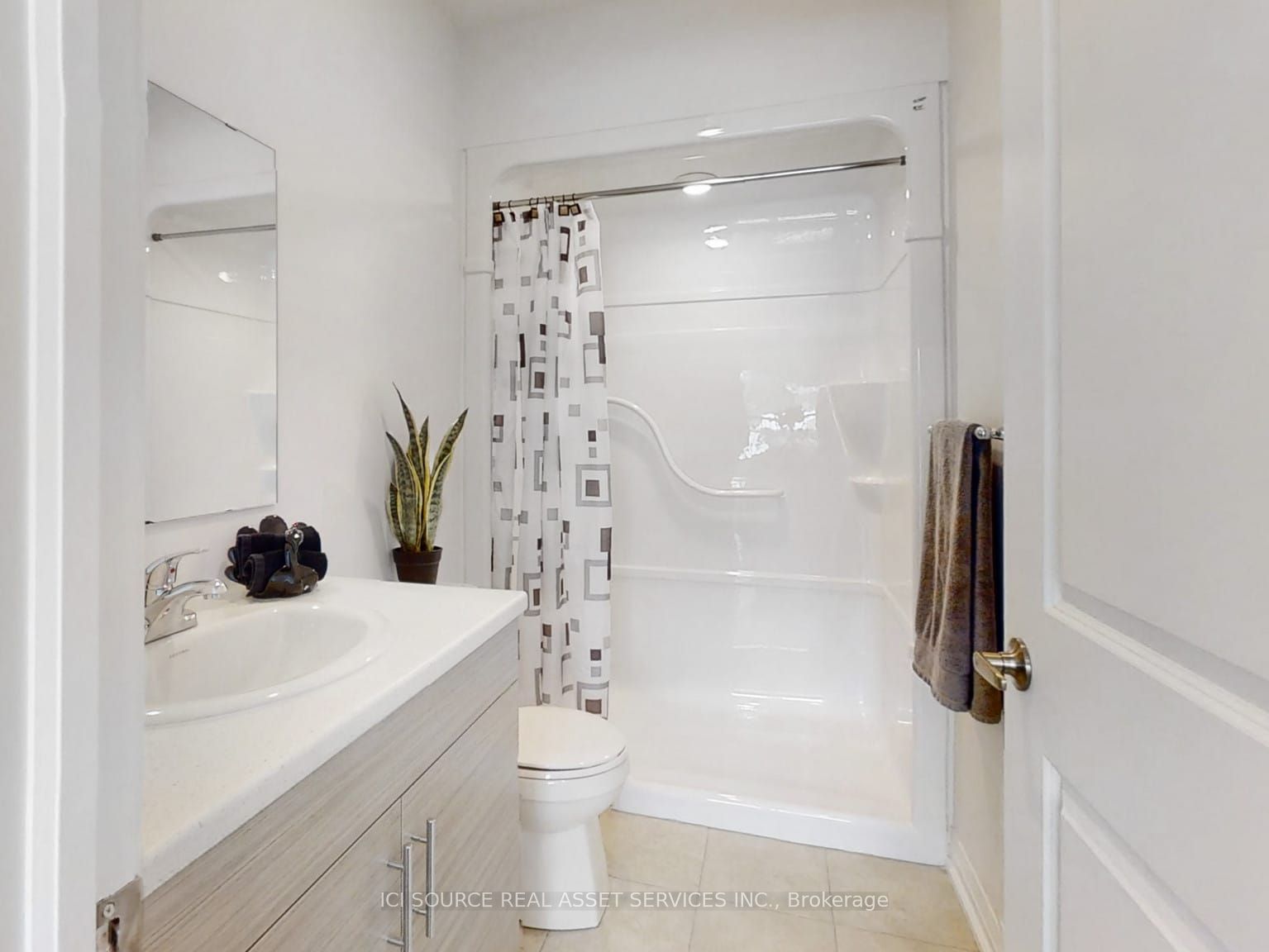 77 William Street N 208 Property Photo 5