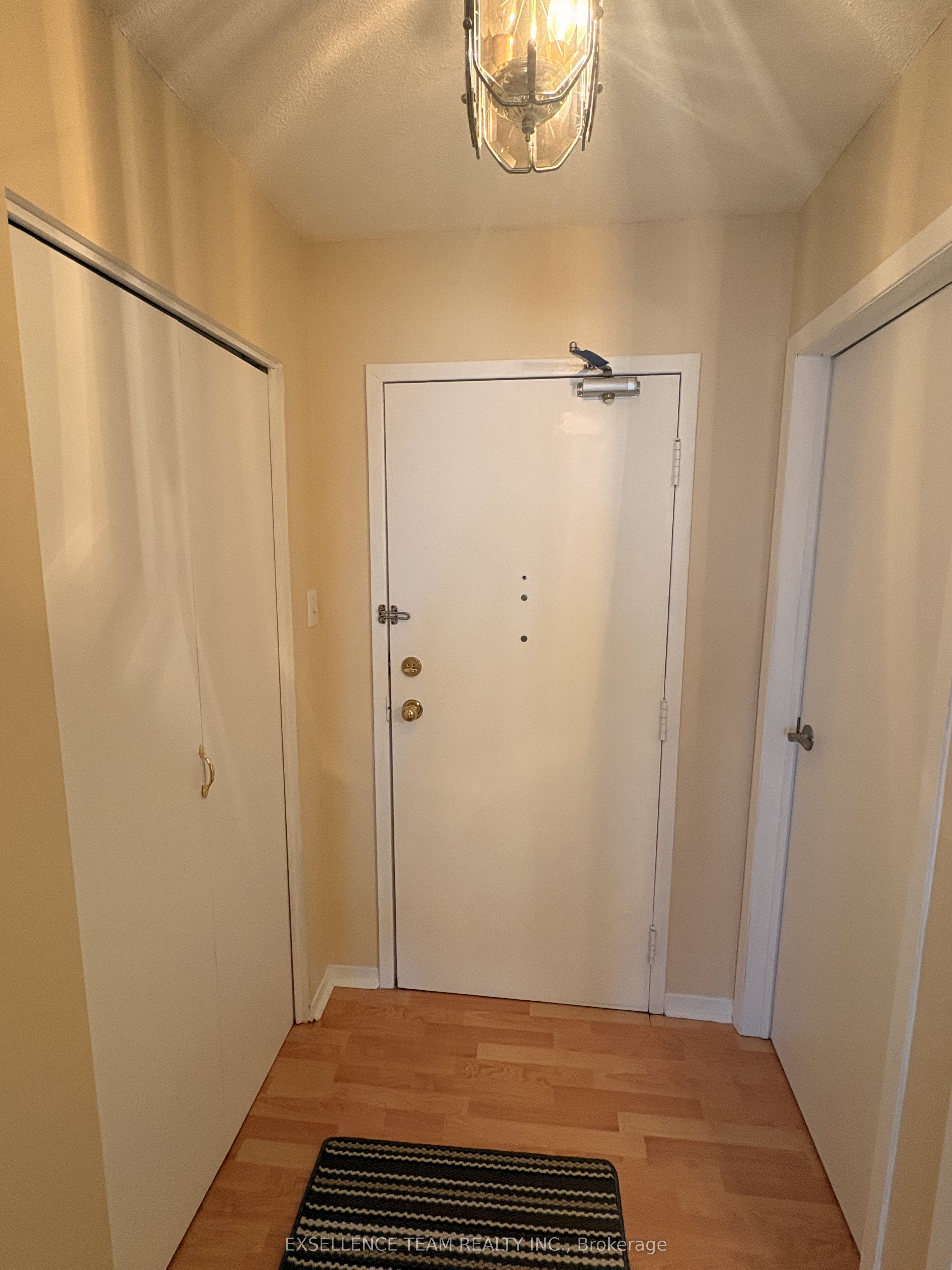 220 Kenyon Street Property Photo 6
