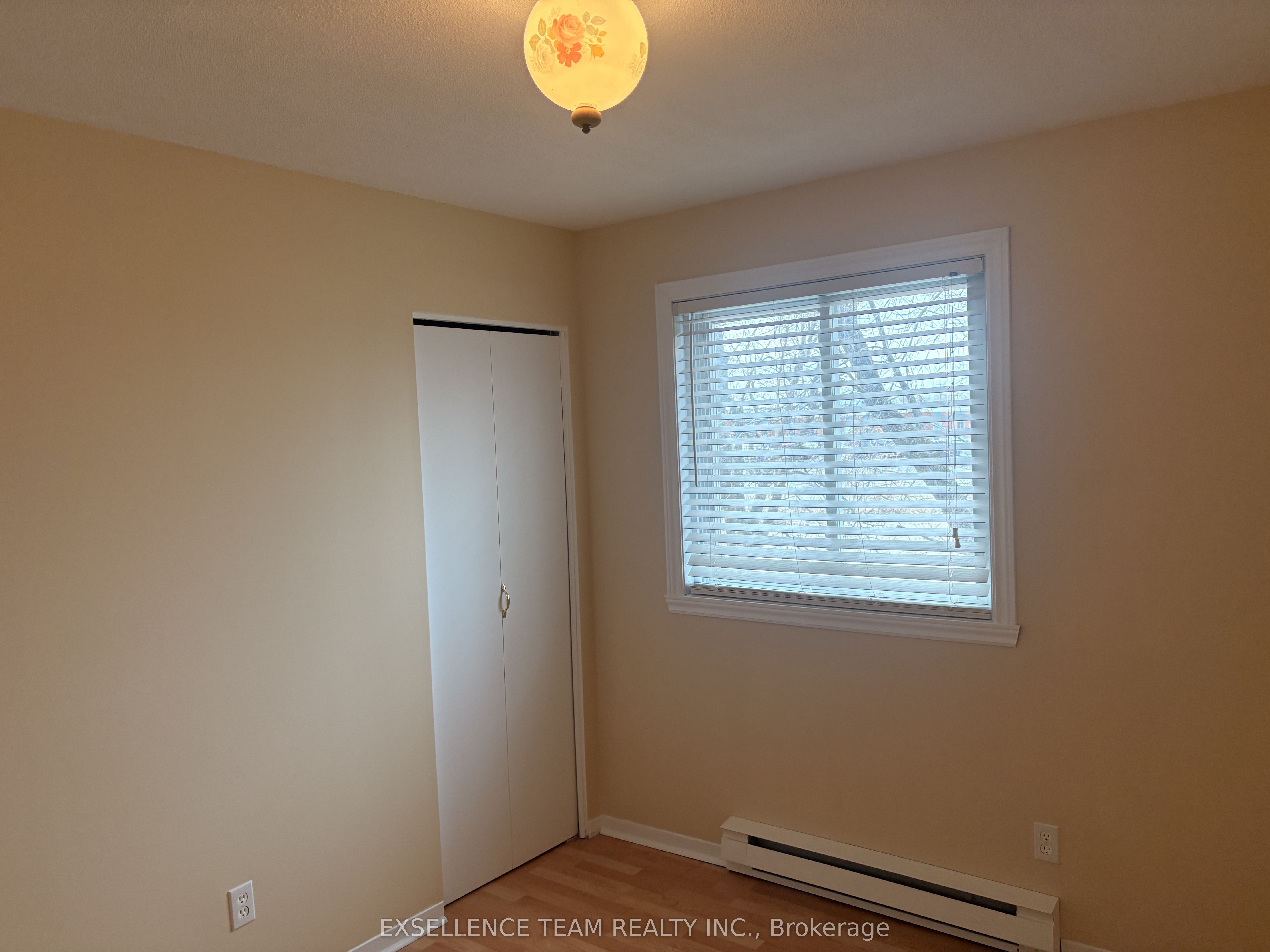220 Kenyon Street Property Photo 17