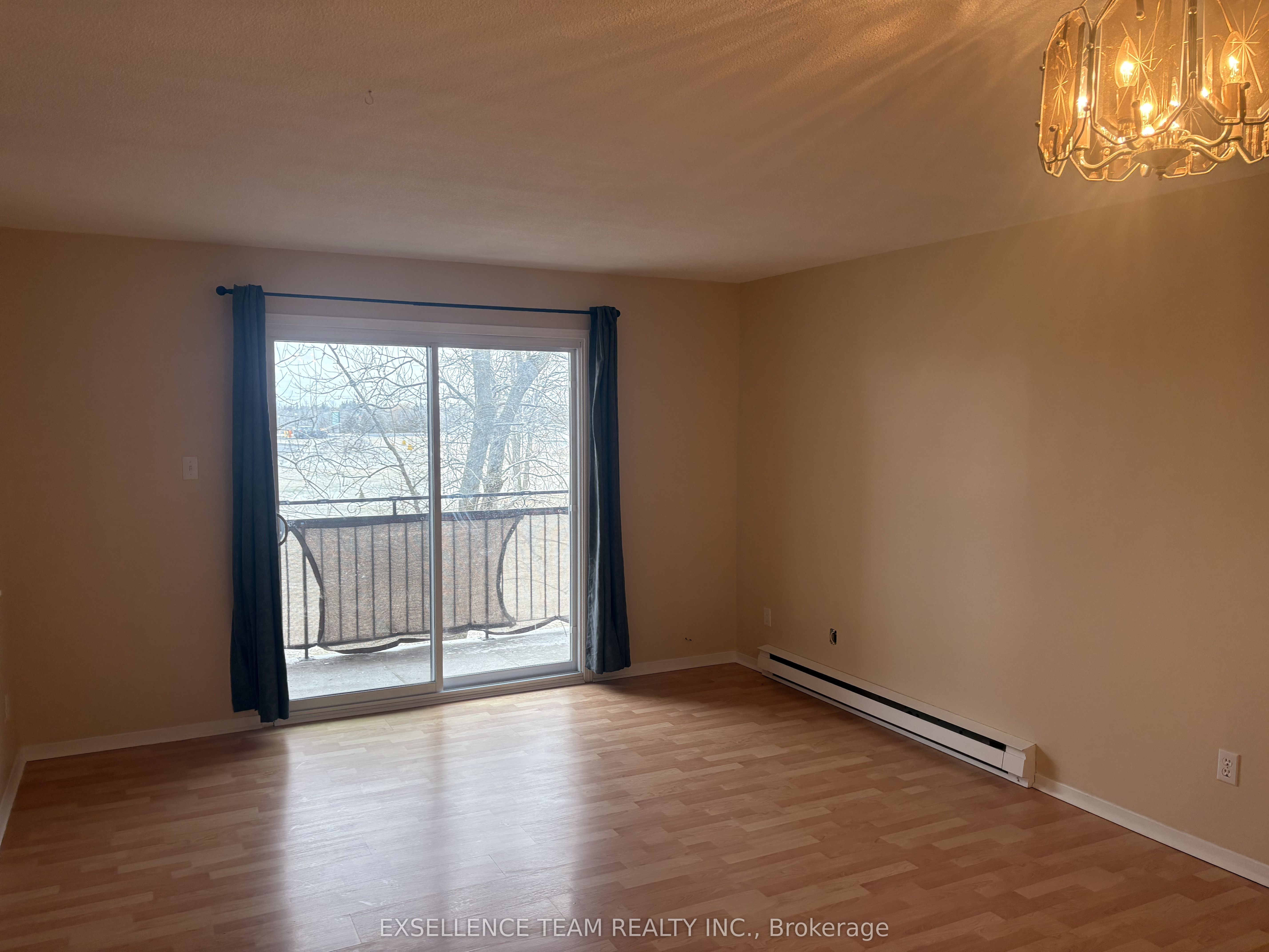 220 Kenyon Street Property Photo 18