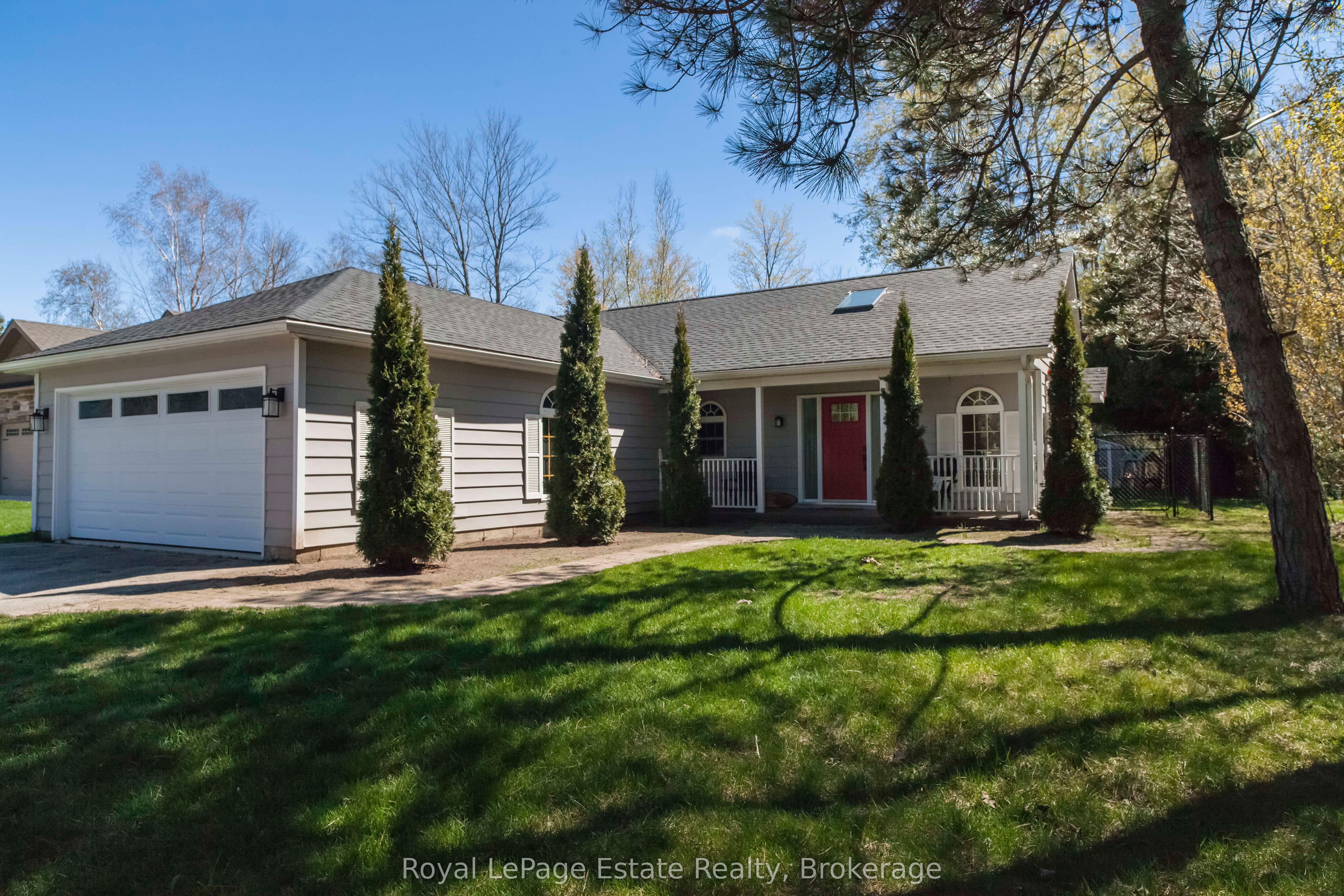 357 Tyendinaga Drive Property Photo 1