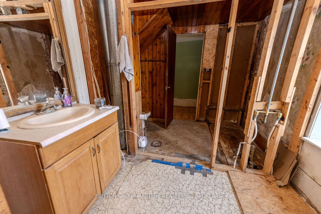 407 Blessington Road Property Photo 28