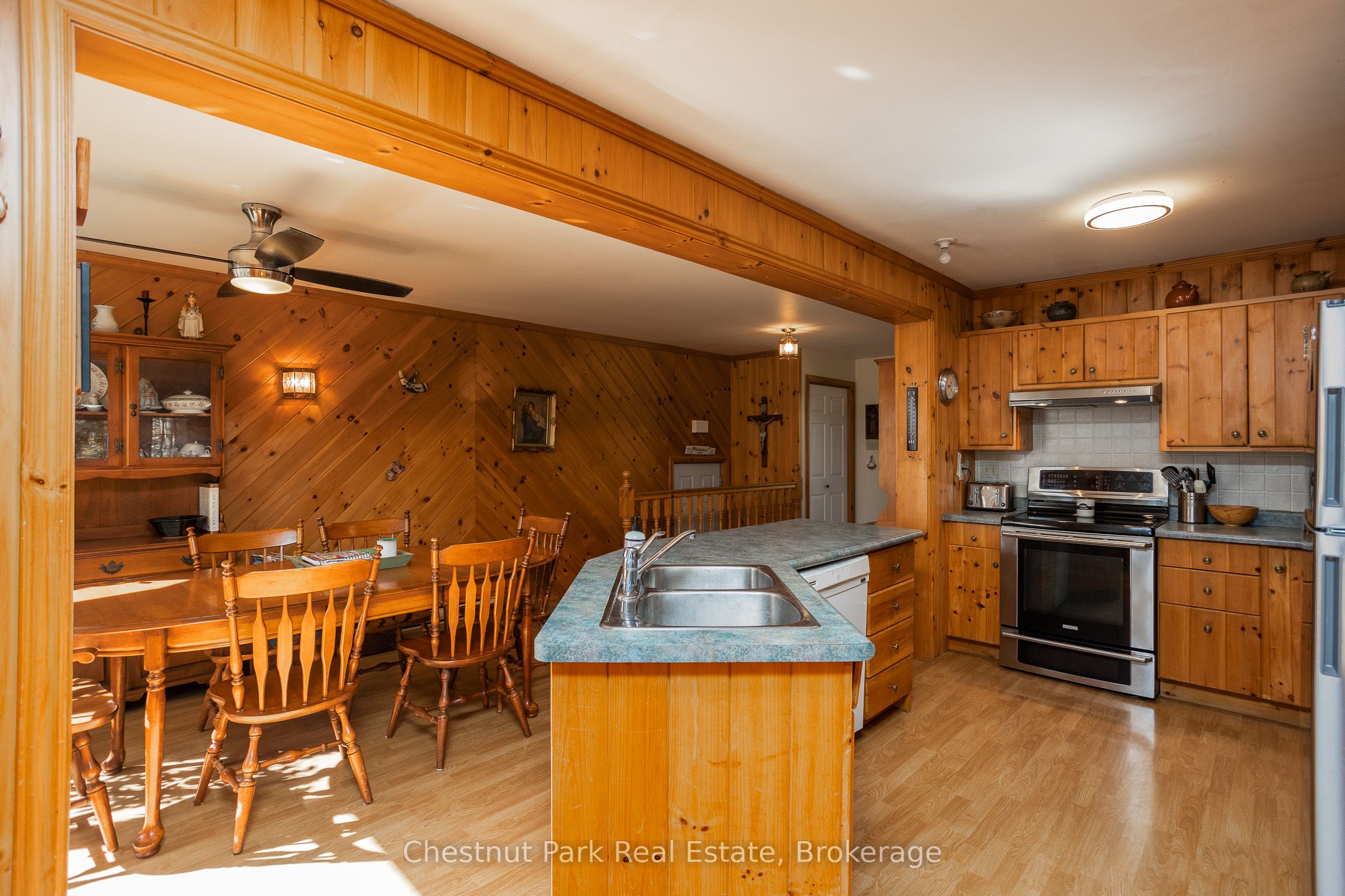 305 Barney's Boulevard Property Photo 8