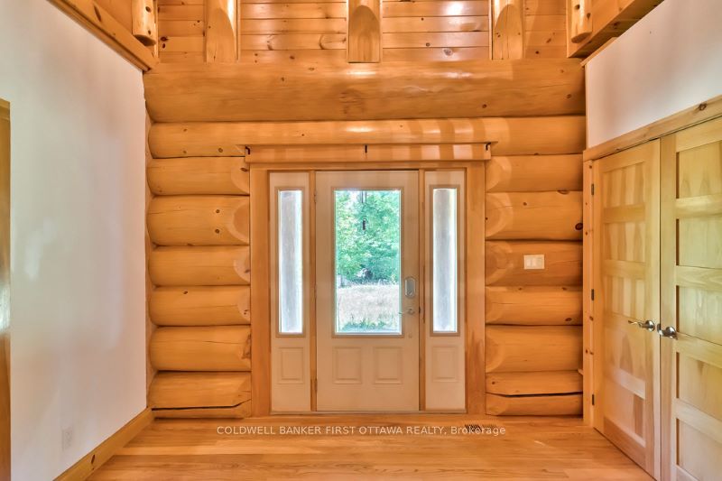 2467 Darling Road Property Photo 4