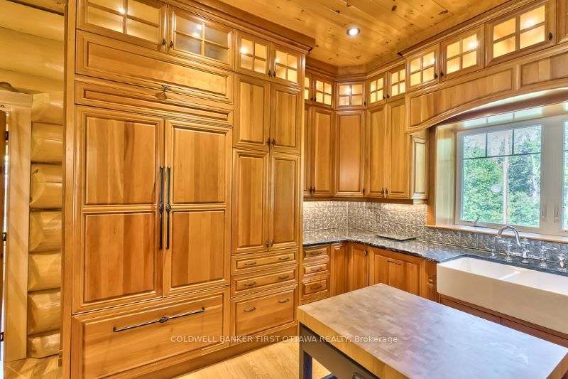 2467 Darling Road Property Photo 14